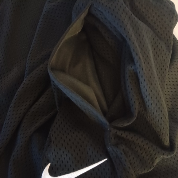 Nike "Lot Of 3" Basketball Shorts & Tops. Brand New. Mens Size: XL. - Picture 5 of 9
